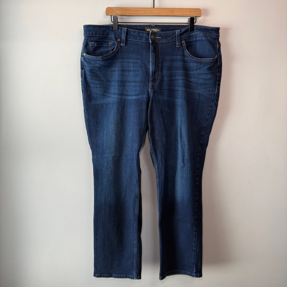Lee Women's Straight Leg Jeans Dark Wash Blue Mid Rise Size 18 Medium
